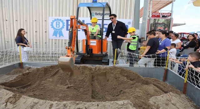 Aydın Tarım Fuarı yoğun ilgi gördü, çocuklar gerçek iş makinesi ile oynamanın keyfini yaşadı