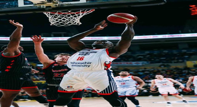 Bahçeşehir Koleji finalde