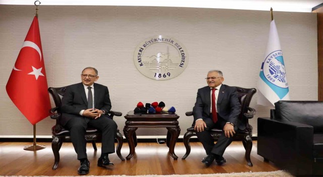 Bakan Özhasekiden Büyükkılıça hayırlı olsun ziyareti