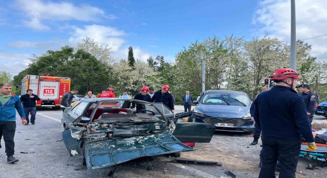 Balıkesirde trafik kazası: 1 ölü 5 yaralı