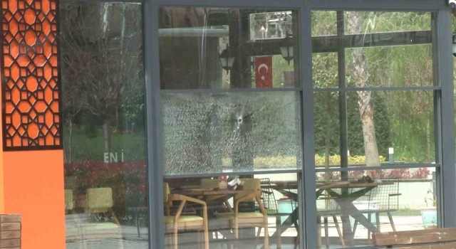 Başakşehirde bombalı saldırıda hasar gören iş yerleri görüntülendi