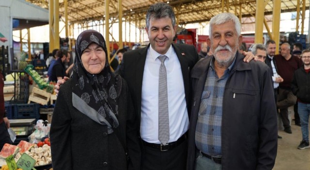 Başkan Akel, pazarcı esnafı ile bir araya geldi