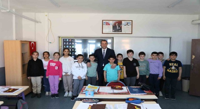 Başkan Ekimden çocuklara 23 Nisan hediyesi