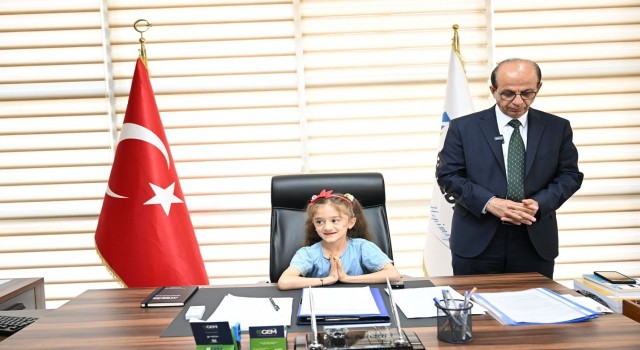 Başkan Geçit koltuğunu Fatma Nazlıya devretti
