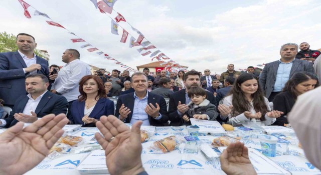 Başkan Seçer, Bayram Sofrasında Tarsus halkıyla buluştu