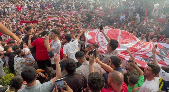 Batman Petrolspor bir yıl aradan sonra TFF 2. Lige yükseldi