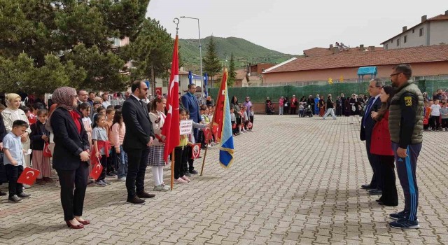 Bayatta 23 Nisan kutlamaları
