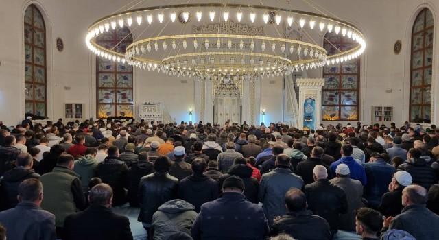 Bayburtta tüm camiler Kadir Gecesinde doldu taştı
