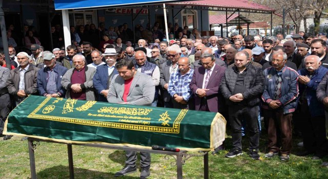 Beşiktaştaki yangında hayatını kaybeden Erzincanlı Binali Çayır son yolculuğuna uğurlandı