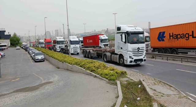 Beylikdüzünde tır kornaları mahalleliyi isyan ettirdi