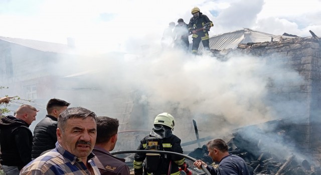Beyşehirde korkutan ev yangını