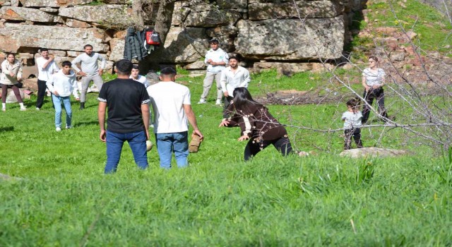 Beytüşşebapta terörden temizlenen yerlere doğa yürüyüşü yapılıp kamp kuruldu