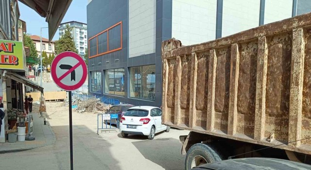 Bilecikte duyarsız sürücüler trafiğin aksamasına neden oluyor