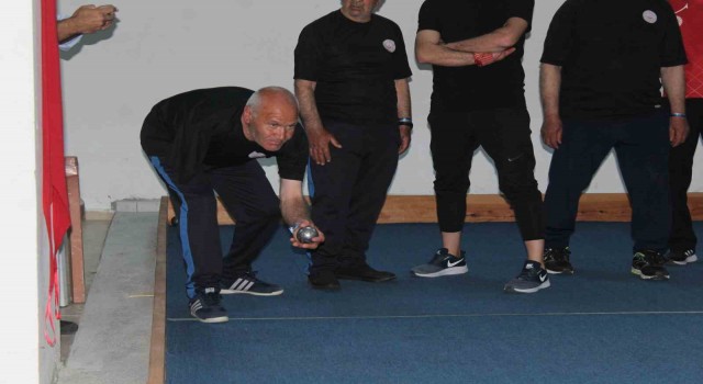 Bocce sporunun ihtiyar delikanlıları Alanyada yarıştı