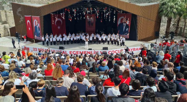 Bodrum Kalesinde coşkulu 23 Nisan kutlaması