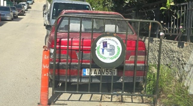 Bozüyük Belediyesine ait demir güvenlik bariyeri Bilecikte