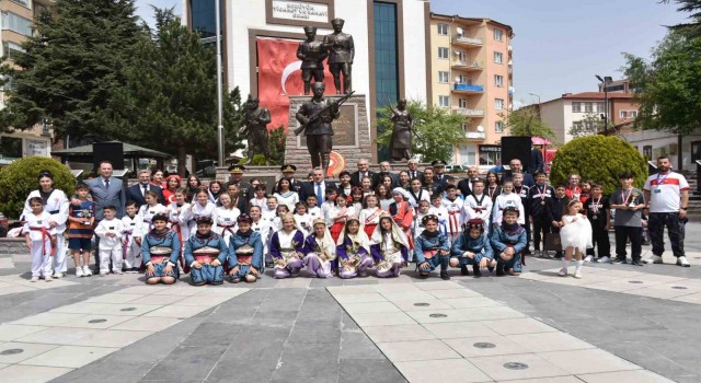 Bozüyükte 23 Nisan Ulusal Egemenlik ve Çocuk Bayramı coşkusu