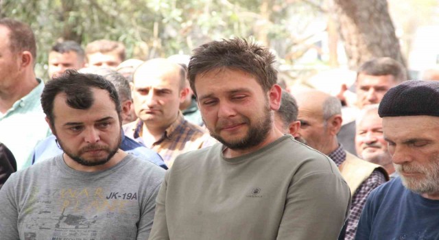 Bu acıya yürek dayanmaz: Ailesinden 4 kişiyi toprağa verdi