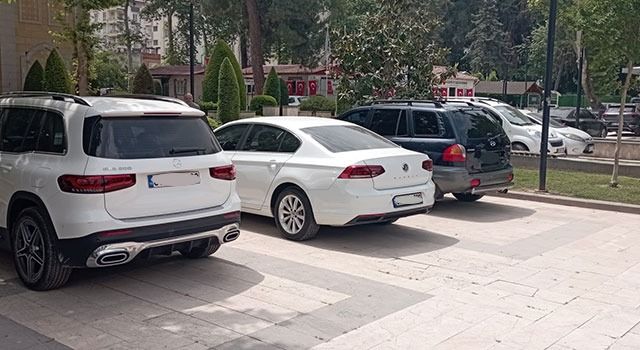 Burası Park mı? Oto Park mı?