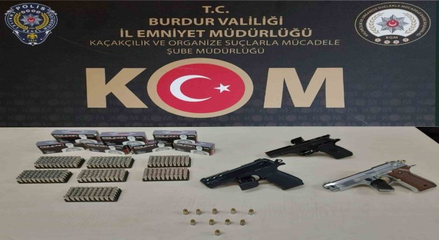 Burdurda düzenlenen operasyonda 3 adet tabanca ele geçirildi