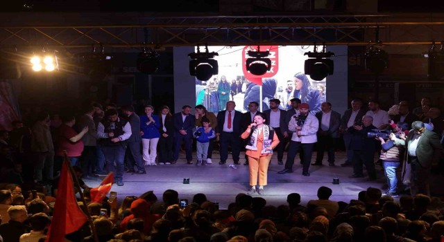 Burdurda tarih yazdı, ilk kadın belediye başkanı oldu