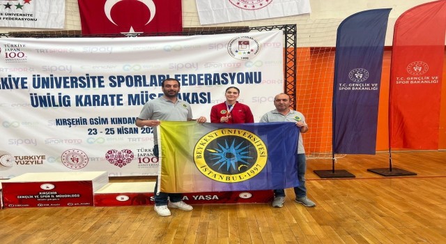 Buse Kaya, Karate Türkiye Şampiyonasından madalya ile döndü