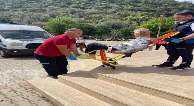 Büyükşehir ekipleri vatandaşları sandığa götürdü