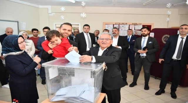 Büyükşehirde ikinci Memduh Büyükkılıç dönemi: 296 bin 495 oy aldı