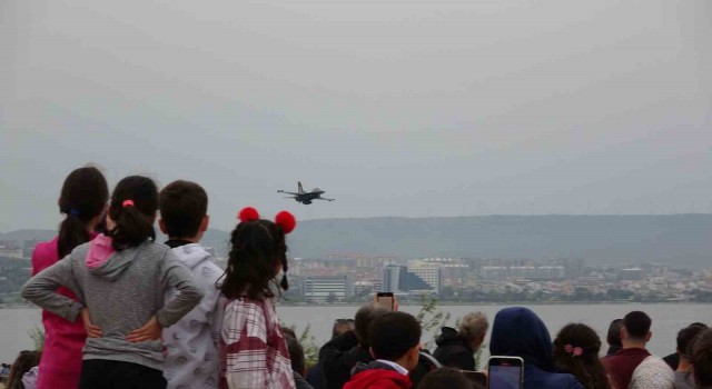 Çanakkalede SOLOTÜRK nefesleri kesti