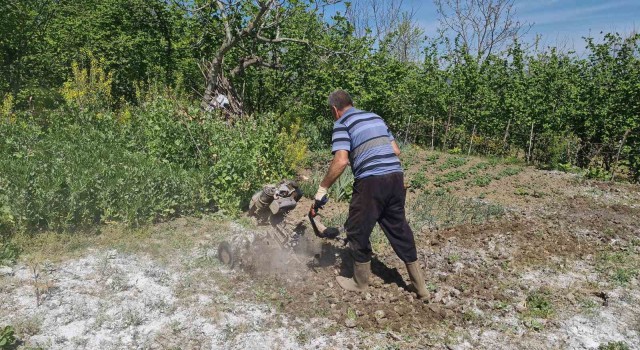 Çapa işçisinin Ramazanda zorlu mesaisi