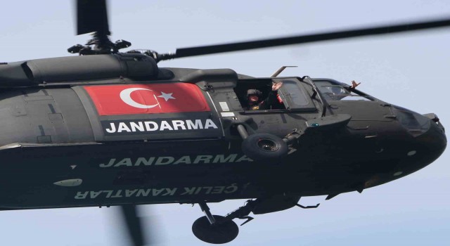 Çelik Kanatlar Rizede çocuklar için uçtu
