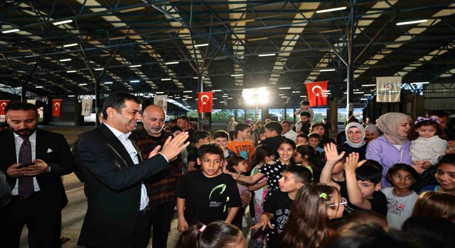 Çocuklar Büyükşehir ile 23 Nisanın sevincini doyasıya yaşıyor