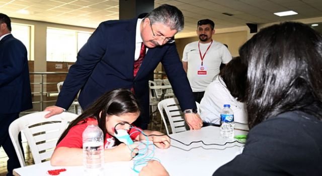 Çocuklar, Şenlikte Doyasıya Eğlendi