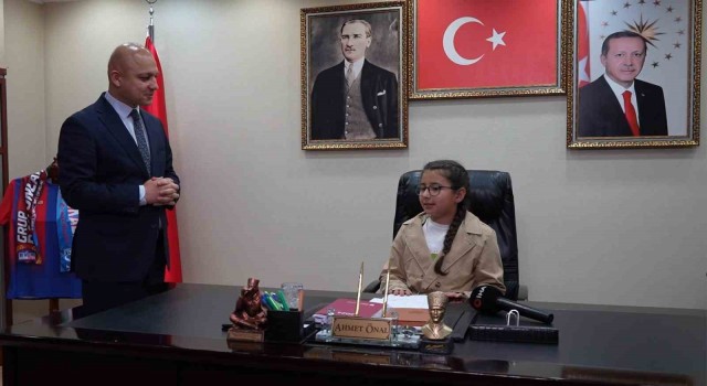 Çocuklar temsili başkan oldu, projelerini anlattı