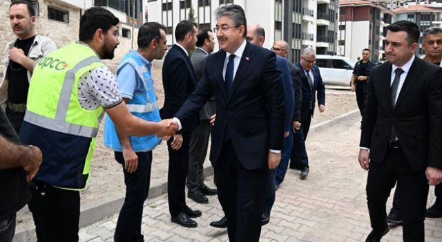 Deprem Konutları İnşaatı Sürüyor