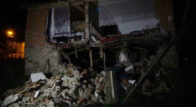 Depremden etkilenen Yozgatta 200ün üzerinde ev ve ahırda hasar oluştu