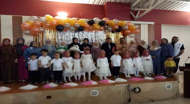 Develide küçük çocuklar düzenlenen törenle Kuran okumaya geçti