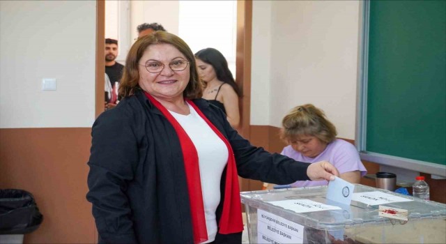 Didimin ilk kadın belediye başkanı oldu