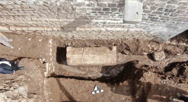 Diyarbakırın 12 bin yıllık tarihinde ilk kez lahit mezar bulundu