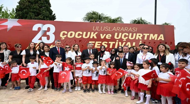 Dünya çocukları Antalyadan barış mesajı verdi