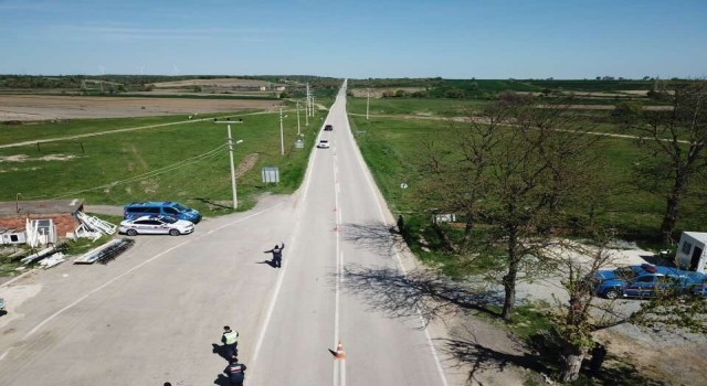 Edirnede jandarmasından dron destekli trafik denetimi