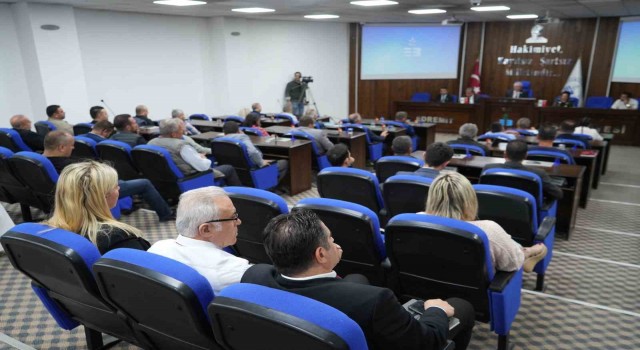 Edremitte muhtarlar toplantısı yeniden başladı