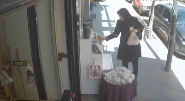 Elazığda bir kadın, orcik çalarken güvenlik kamerasına yakalandı