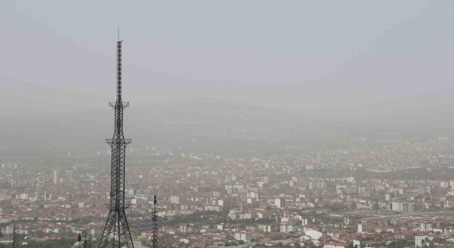 Elazığda toz bulutu etkili oldu