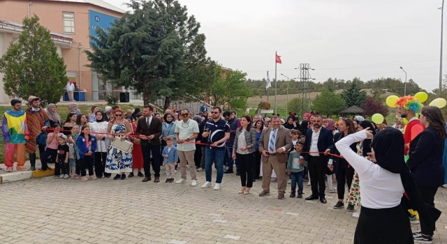 Emet MYO da çocuk şenliği