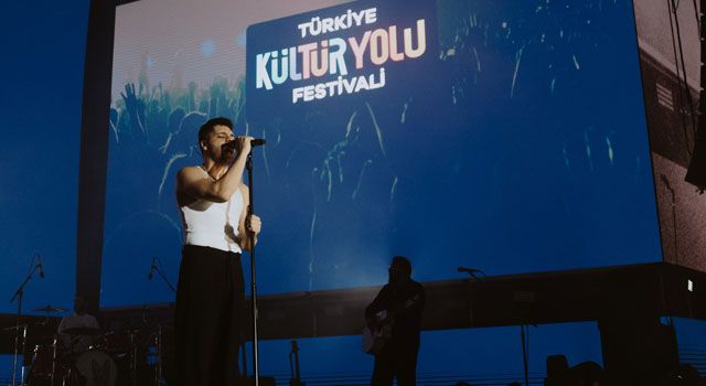 Emir Can İğrek Adana'da Hayranlarıyla Buluştu