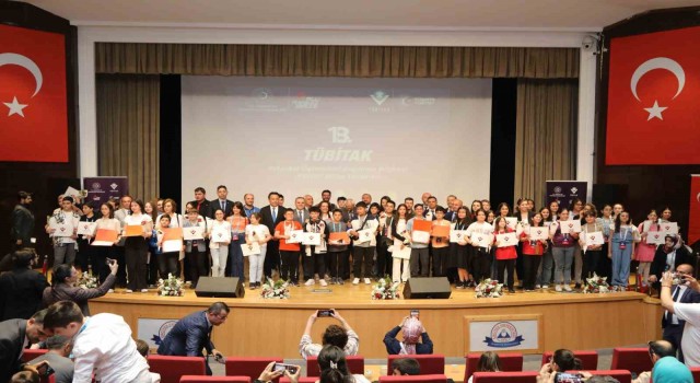ERÜde Ortaokul Öğrencileri Araştırma Projeleri Kayseri Bölge Yarışmasında ödüller sahiplerini buldu