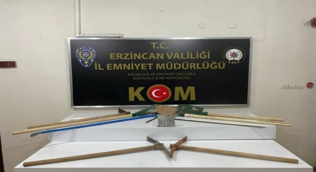 Erzincanda kaçak kazı yapan 5 kişi suçüstü yakalandı