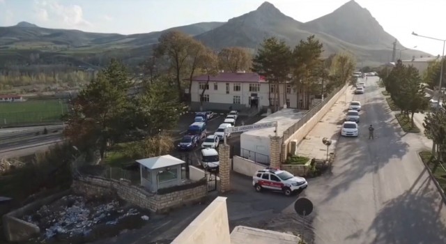 Erzincanda kaçakçılık operasyonu: 5 gözaltı