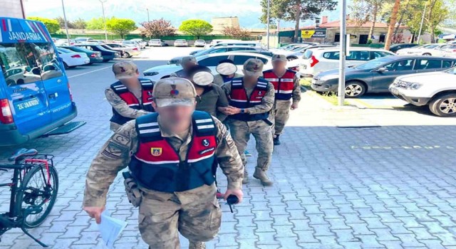 Erzincanda tefecilik yaptıkları iddia edilen 3 kişi yakalandı